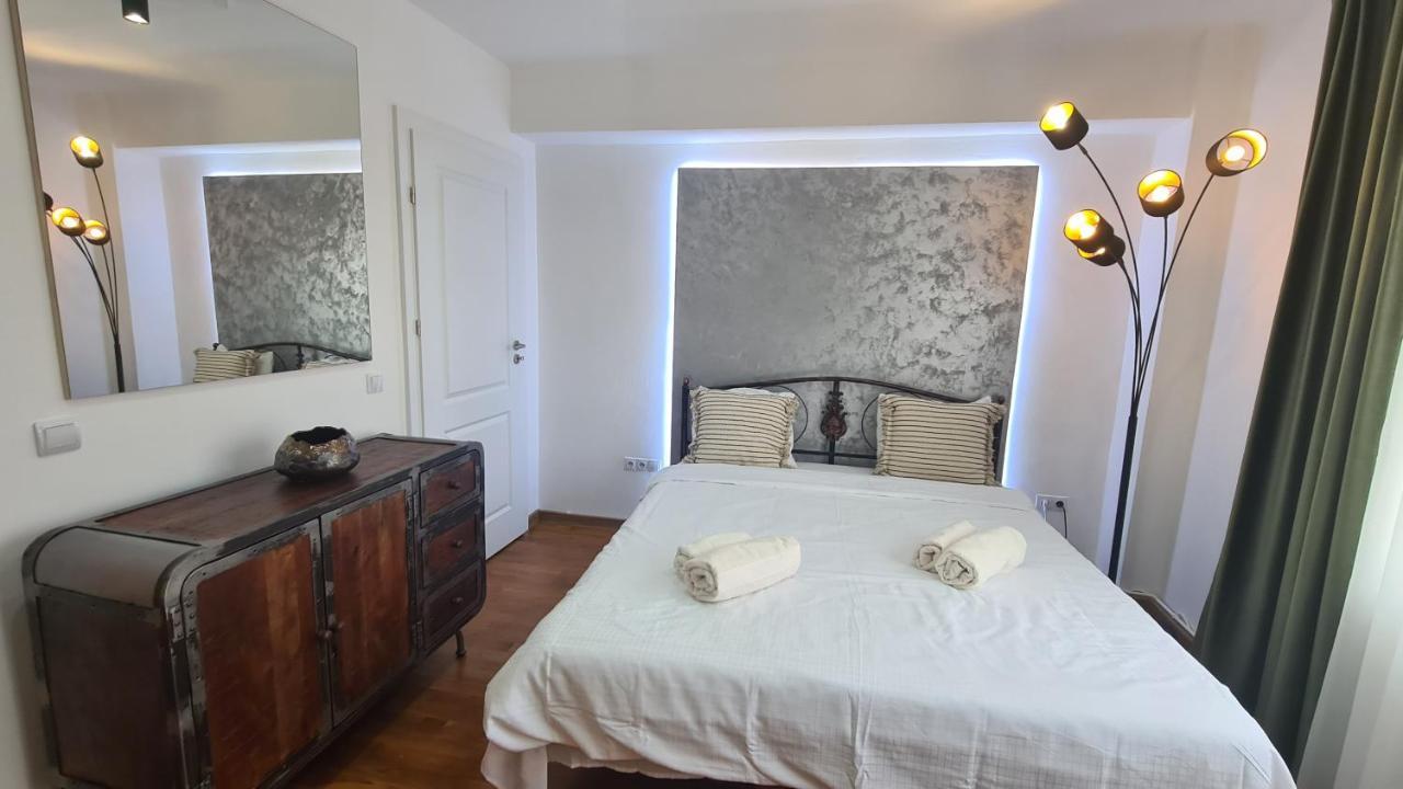 Main Square 5 Star Luxury Apartment With View Cluj-Napoca Exteriör bild
