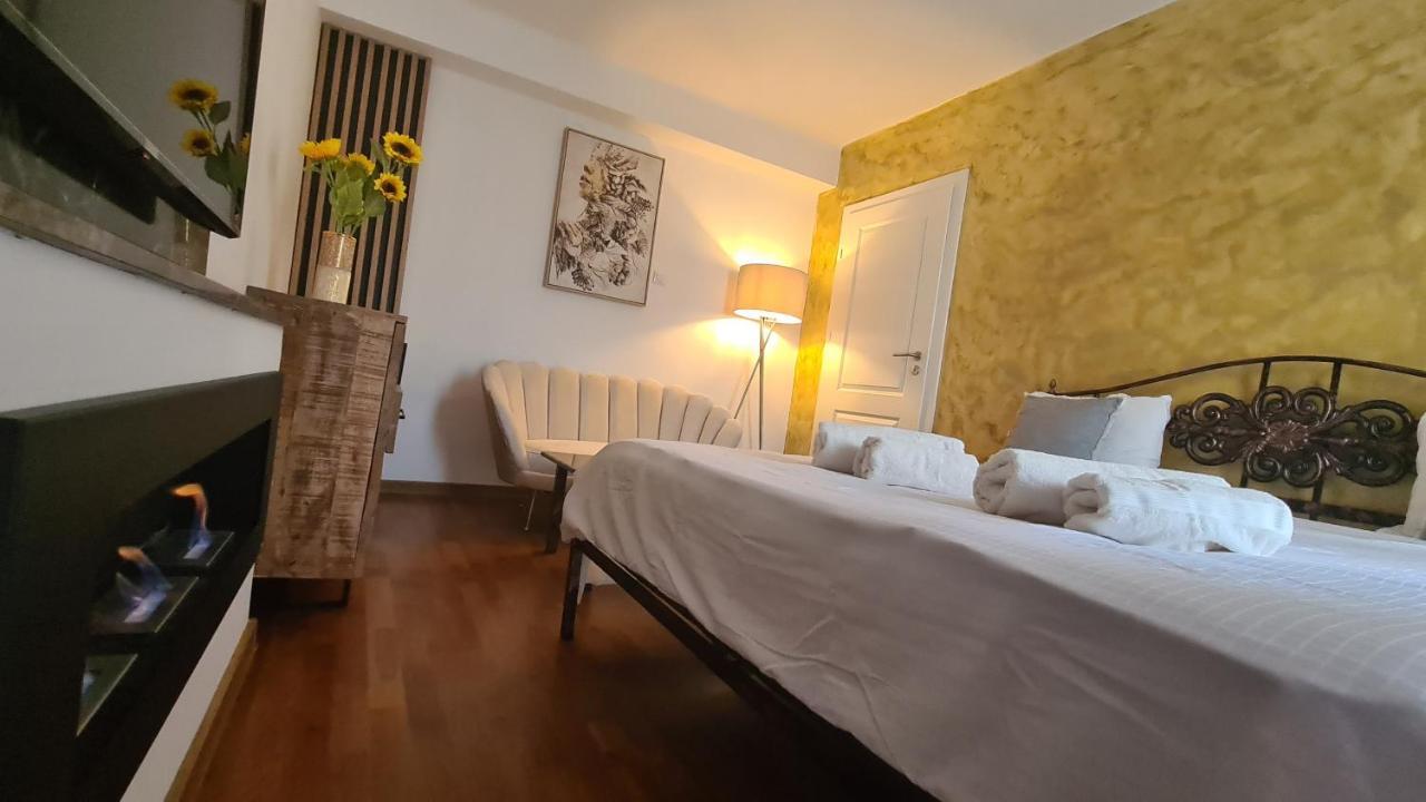 Main Square 5 Star Luxury Apartment With View Cluj-Napoca Exteriör bild