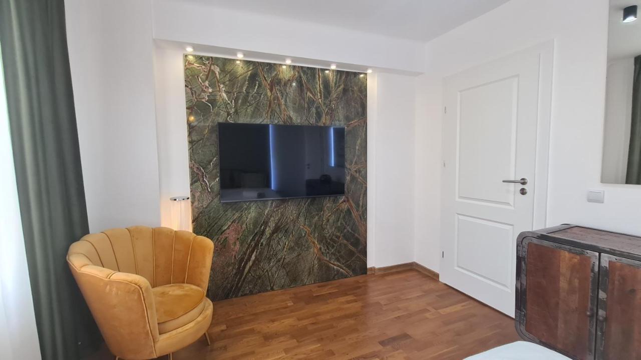 Main Square 5 Star Luxury Apartment With View Cluj-Napoca Exteriör bild