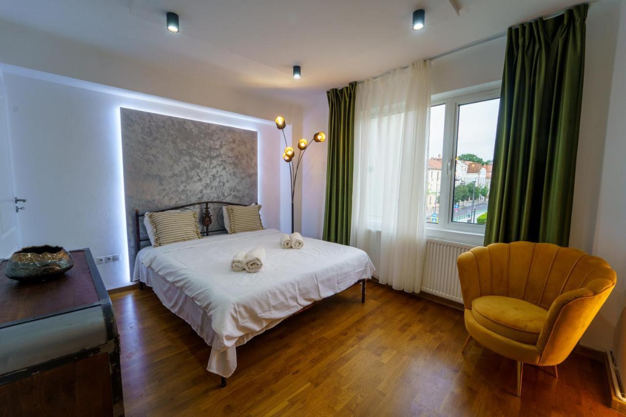 Main Square 5 Star Luxury Apartment With View Cluj-Napoca Exteriör bild