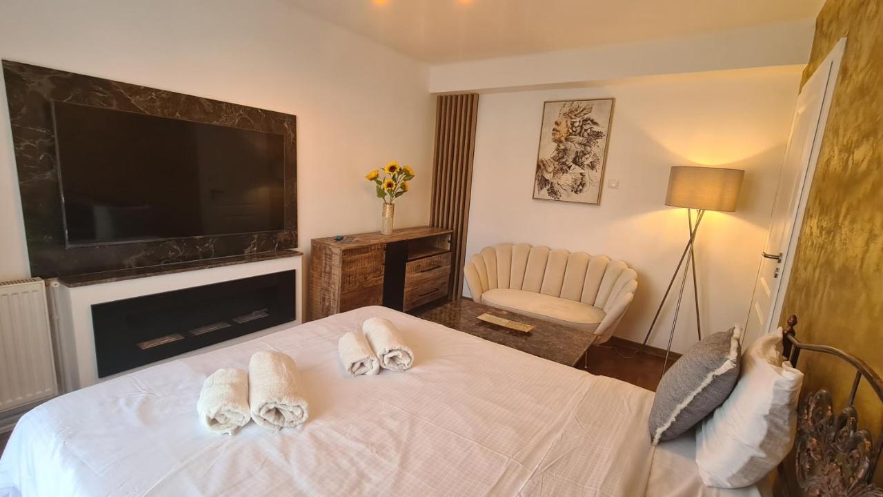 Main Square 5 Star Luxury Apartment With View Cluj-Napoca Exteriör bild
