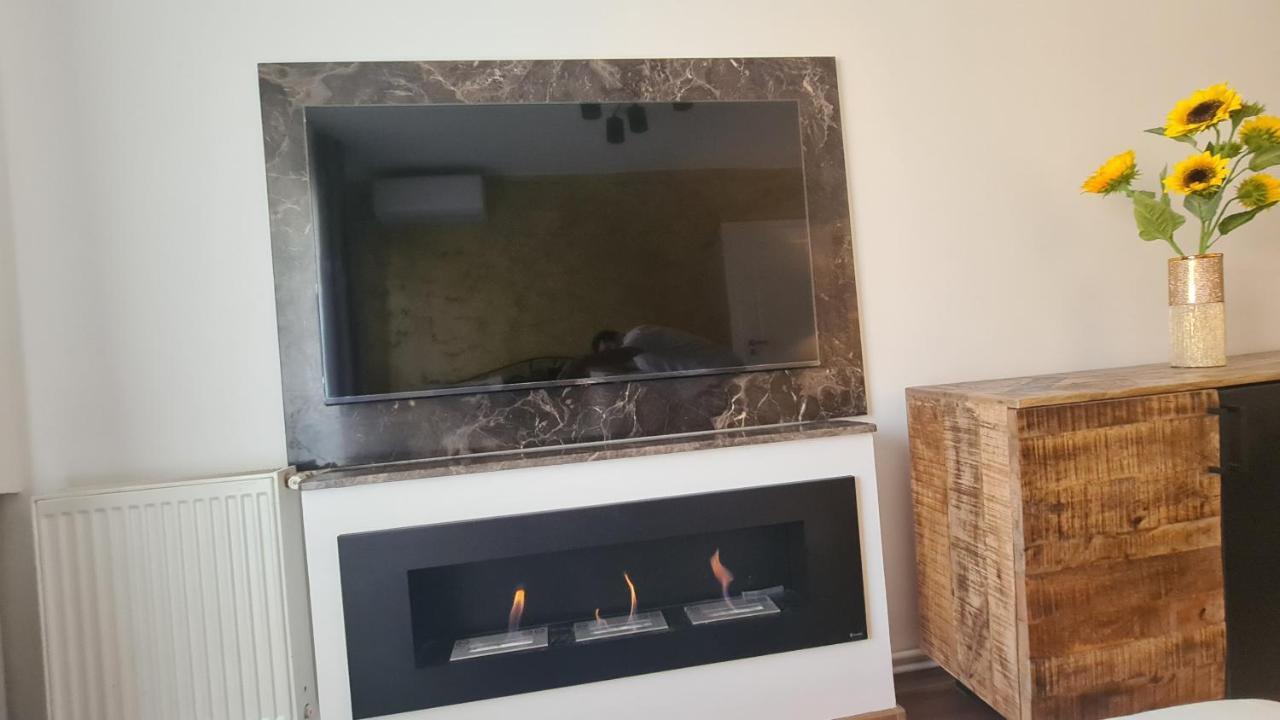 Main Square 5 Star Luxury Apartment With View Cluj-Napoca Exteriör bild