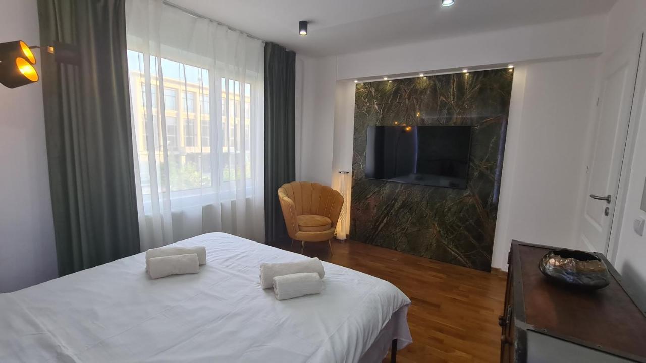 Main Square 5 Star Luxury Apartment With View Cluj-Napoca Exteriör bild