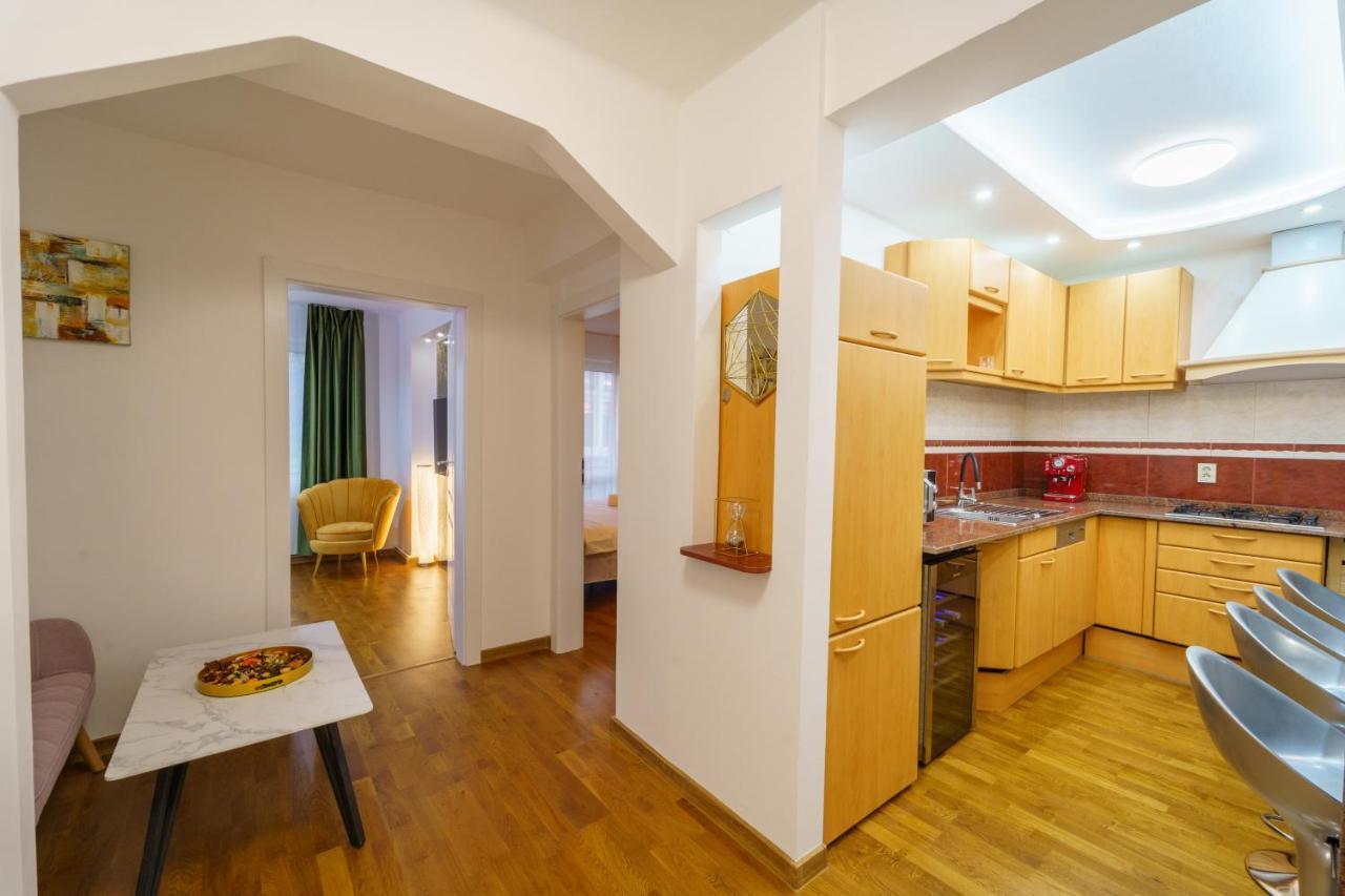 Main Square 5 Star Luxury Apartment With View Cluj-Napoca Exteriör bild
