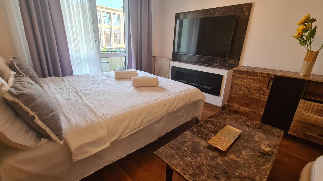 Main Square 5 Star Luxury Apartment With View Cluj-Napoca Exteriör bild