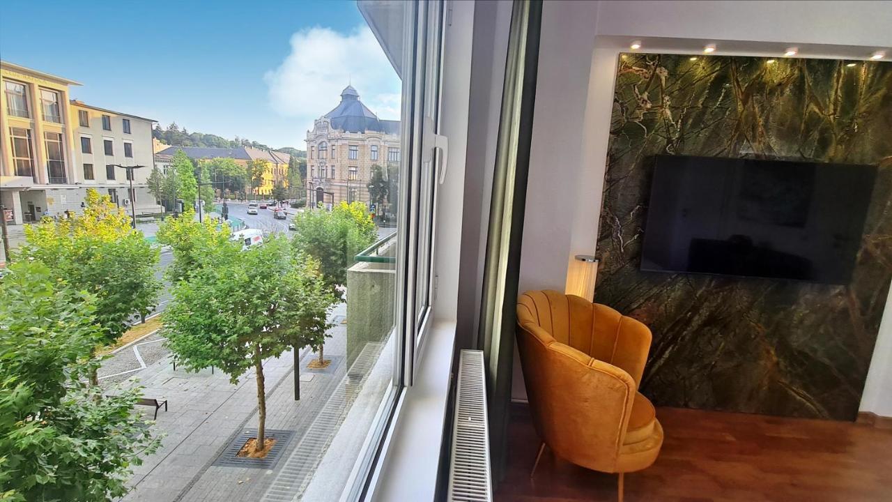 Main Square 5 Star Luxury Apartment With View Cluj-Napoca Exteriör bild